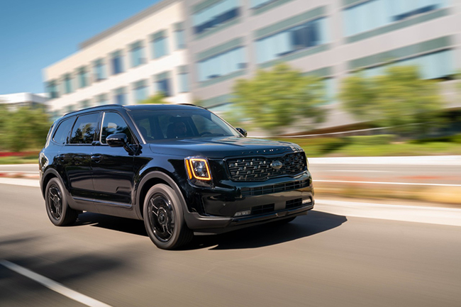 KIA TELLURIDE WINS 2021 KELLEY BLUE BOOK BEST RESALE VALUE AWARD