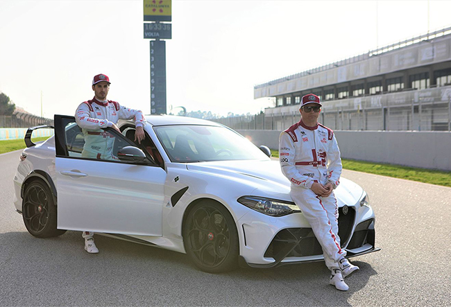 Giulia GTA kicks off the F1 Championship by taking to the track with Alfa Romeo drivers