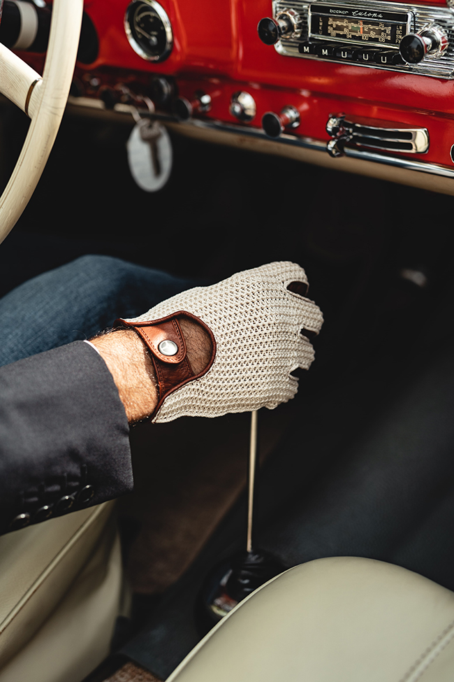 THE OUTLIERMAN PRESENTS THE ALL-NEW COGNAC FINGERLESS STRINGBACK DRIVING GLOVES FOR THE HERITAGE COLLECTION