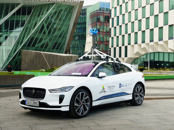 قياس «جاكوار لاند روڤر» و«غوغل» جودة هواء دبلن باستخدام سيارة I-PACE الكهربائية قياس «جاكوار لاند روڤر» و«غوغل» جودة هواء دبلن باستخدام سيارة I-PACE الكهربائية