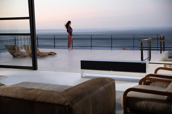 LG LAUNCHES WORLD’S FIRST ROLLABLE OLED TV IN THE UAE LG LAUNCHES WORLD’S FIRST ROLLABLE OLED TV IN THE UAE