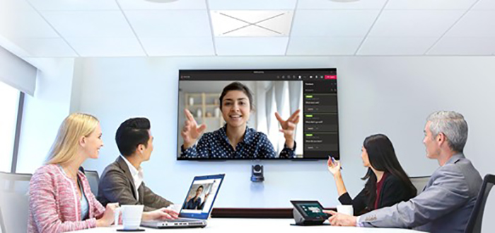 Sennheiser conducts Seminar with QSC
