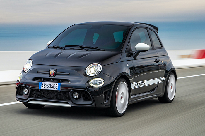 New Abarth 695 Esseesse: top performance, acceleration and handling for the Scorpion brand’s new “Collectors’ Edition”