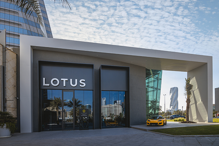 Another world premiere from Lotus: first showroom with new global retail identity now open for business