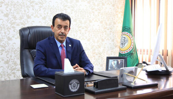 الصقر يدعو الدول العربية إلى استغلال تكنولوجيات بطاريات «الفاناديوم» في تخزين الطاقة الصقر يدعو الدول العربية إلى استغلال تكنولوجيات بطاريات «الفاناديوم» في تخزين الطاقة
