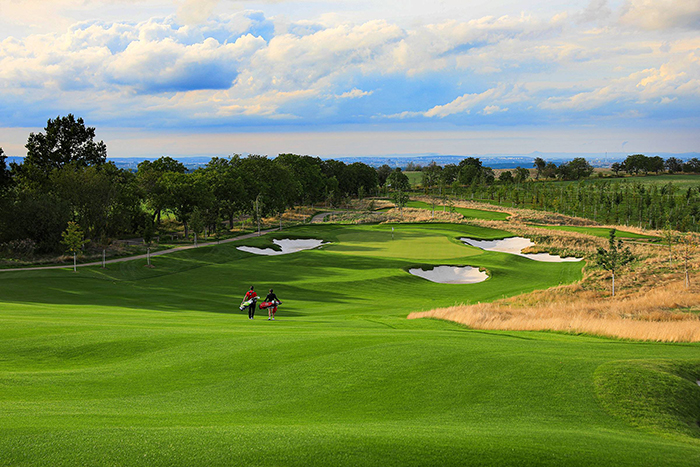 EXPERIENCE EUROPE’S BEST GOLF COURSE AND PRAGUE’S TOP LUXURY HOTELS