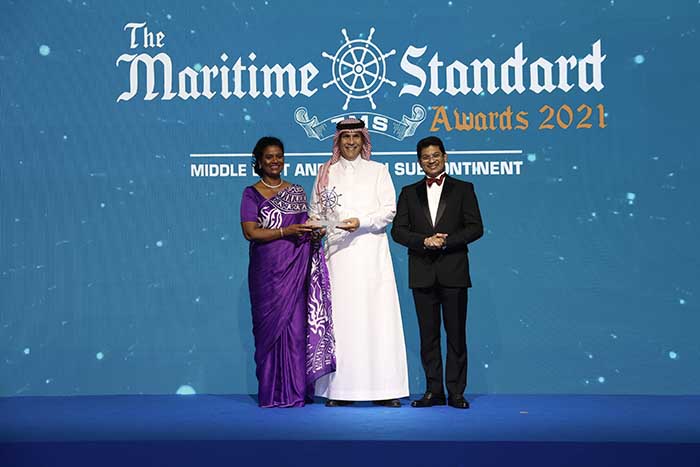«البحري» تحصد ثلاث جوائز مرموقة في حفل توزيع جوائز «ذا ماريتايم ستاندرد» للعام 2021 في دبي