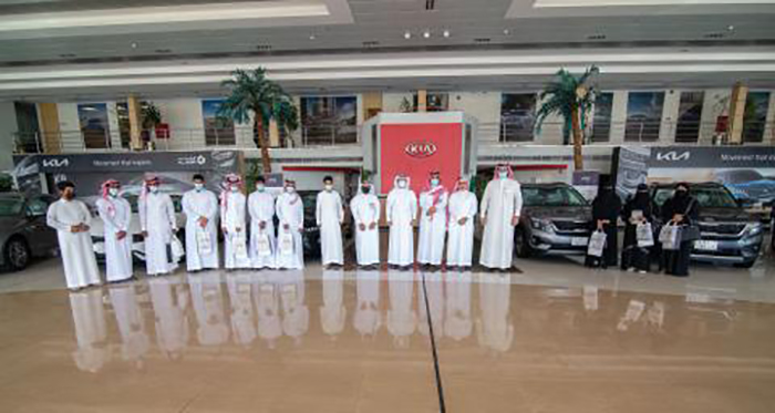 AlJabr cooperates in providing 14 “Kia” cars at reduced prices, as a contribution to the “Taxi” Project Initiative launched by the Charity Society for Orphan Care in the Eastern Province (Benaa)