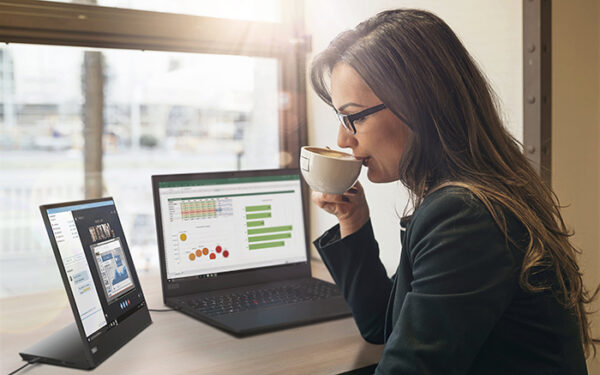 Lenovo Launches Portable ThinkVision M15 Monitor in the UAE Lenovo Launches Portable ThinkVision M15 Monitor in the UAE