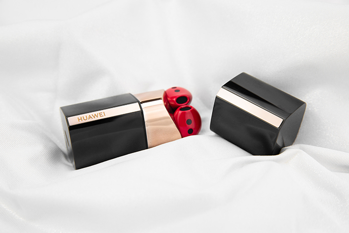 HUAWEI FreeBuds Lipstick sets the bar high combining gorgeous design and amazing sound quality Pre-orders start today!