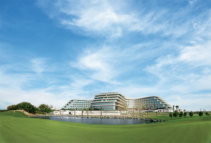 Top Global Professional Golfers to Compete in JA Lake View Hotel’s Rooftop Charity Challenge Ahead of Slync.io Dubai Desert Classic