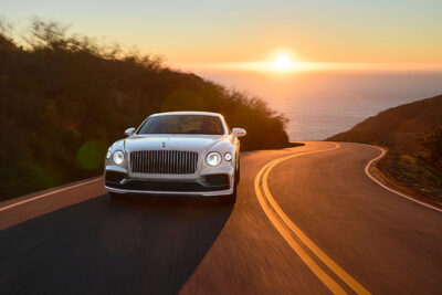 سيارة Bentley Flying Spur الهجينة تثير الإعجاب في بيفرلي هيلز