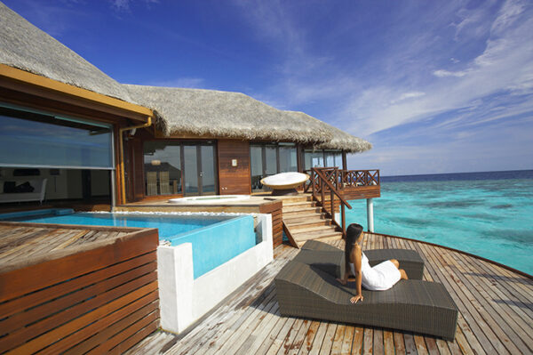 Dive into the Breathtaking Underwater Experiences in the Maldives Dive into the Breathtaking Underwater Experiences in the Maldives