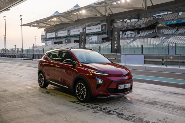 «شفروليه بولت EUV» الجديدة كلّياً تتألّق على «حلبة مرسى ياس» بالتعاون مع EV Lab «شفروليه بولت EUV» الجديدة كلّياً تتألّق على «حلبة مرسى ياس» بالتعاون مع EV Lab