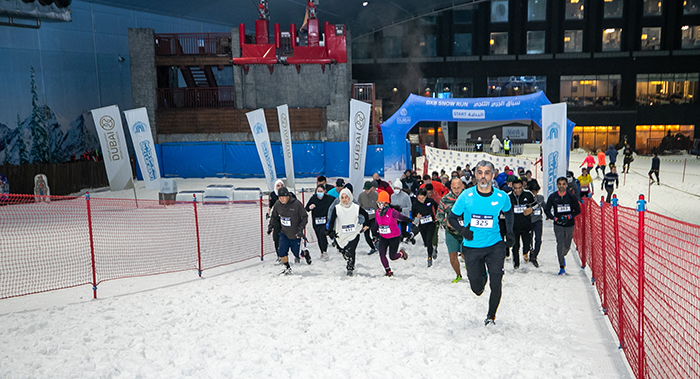 أكثر من 500 مشارك في النسخة الثالثة من سباق دبي للجري الثلجي