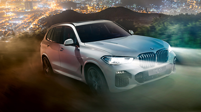 عروضاً استثنائية من شركة محمد يوسف ناغي للسيارات ومصرف الراجحي على سيارة BMW X5M الرياضية خلال الشهر الحالي