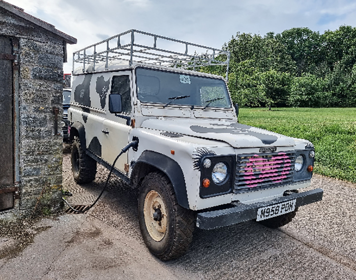 Electrogenic reveals revolutionary ‘drop in’ kit to easily electrify “working” Land Rover Defenders