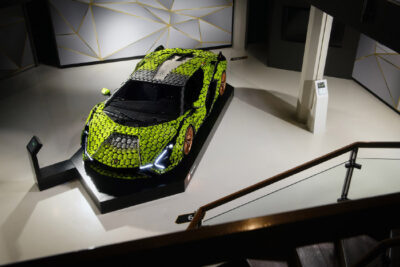 A 1:1 scale LEGO Technic tribute to the Lamborghini Sián A 1:1 scale LEGO Technic tribute to the Lamborghini Sián