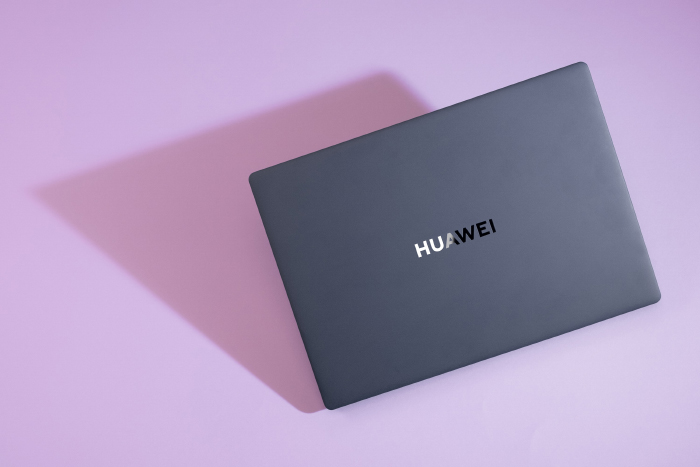 لماذا يبرز جهاز HUAWEI MateBook X Pro الجديد باعتباره الحاسوب المحمول الأكثر أناقة والأكثر أداءً في السعودية