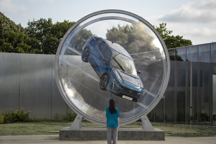 In “the Sphere”, the new Peugeot 408 is turning heads…