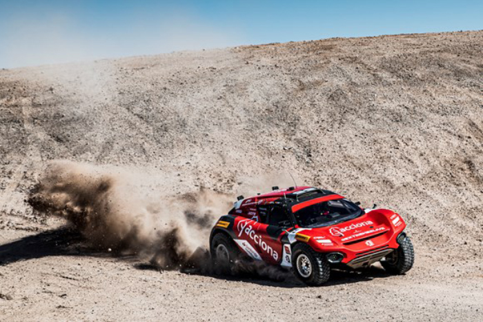 ACCIONA | SAINZ XE Team fastest in practice as Extreme E debuts in Chile