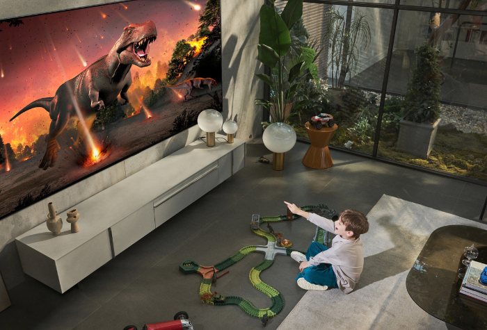 LG’S 97-INCH G2 OLED EVO GALLERY EDITION READY TO MAKE MARKET DEBUT