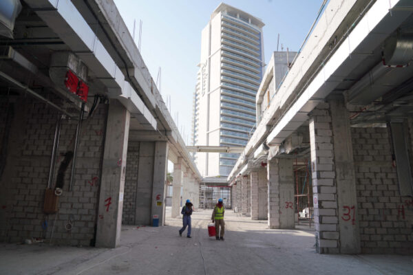 داماك تعلن عن إنجاز 40% من مشروع فينتورا مول في داماك هيلز وتخطط لإتمامه بالكامل عام 2023 داماك تعلن عن إنجاز 40% من مشروع فينتورا مول في داماك هيلز وتخطط لإتمامه بالكامل عام 2023