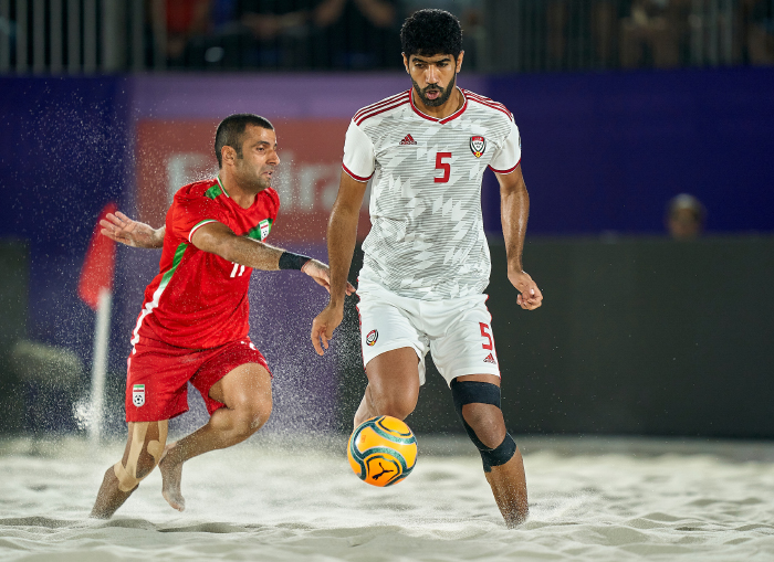 البرازيل وإيران يتنافسان على لقب كأس طيران الإمارات للقارات لكرة القدم الشاطئية اليوم (الأحد)