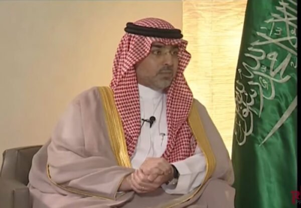 عمرو الدباغ يحصل على جائزة «شخصية العام» في قطاع السيارات لعام 2022 عمرو الدباغ يحصل على جائزة «شخصية العام» في قطاع السيارات لعام 2022