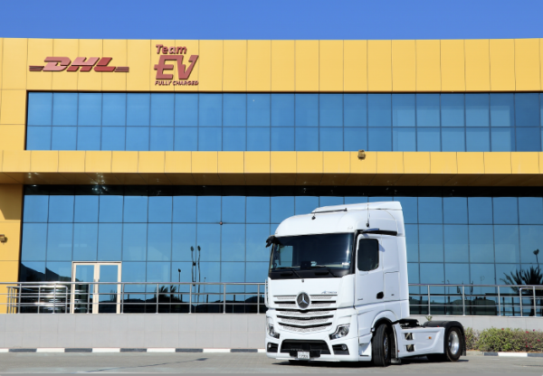 (DAIMLER TRUCK AG) تتعاون مع «دي إتش إل» لتشغيل مركز قطع غيار للشاحنات داخل دبي (DAIMLER TRUCK AG) تتعاون مع «دي إتش إل» لتشغيل مركز قطع غيار للشاحنات داخل دبي