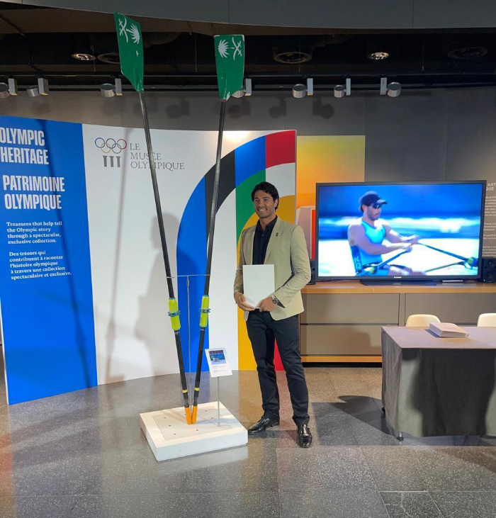 كابتن المنتخب السعودي للتجديف ينظم لمشاهير المتحف الأولمبي في لوزان سويسرا