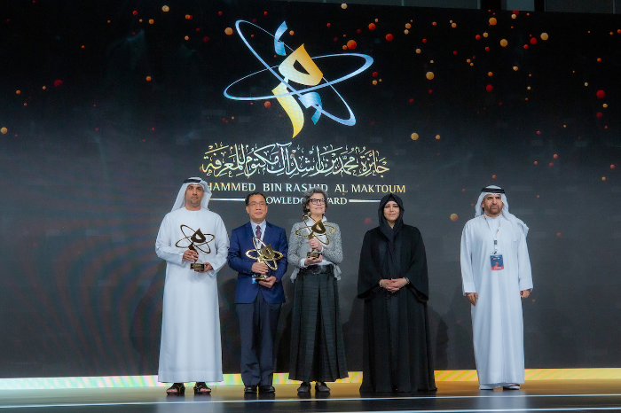 لطيفة بنت محمد تكرّم الفائزين بجائزة محمد بن راشد آل مكتوم للمعرفة
