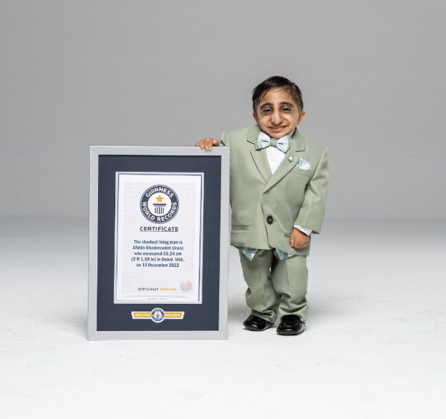 REVEALED: 65.24 CM (2 ft 1.68 in) AFSHIN GHADERZADEH DECLARED WORLD’S SHORTEST MAN REVEALED: 65.24 CM (2 ft 1.68 in) AFSHIN GHADERZADEH DECLARED WORLD’S SHORTEST MAN