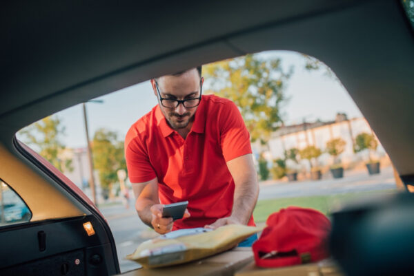 Santa side hustles at risk – Warning for Christmas car couriers