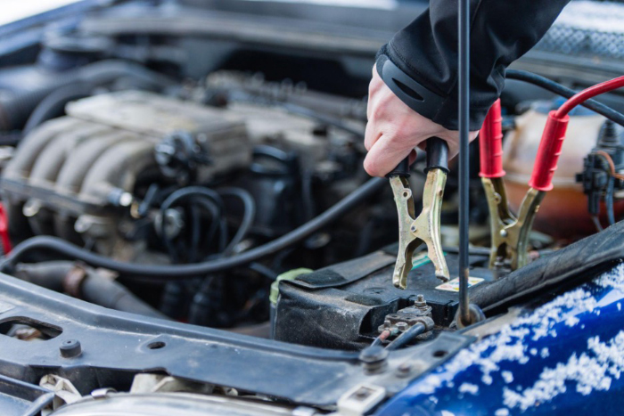 Nine steps to use jump leads safely
