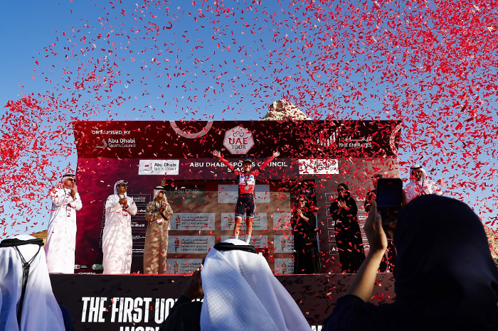 الإيطالية إليزا لونغو بورغيني بطلة المرحلة الثالثة من طواف الإمارات للسيدات 2023