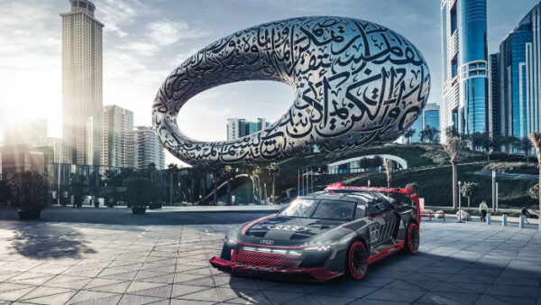متحف المستقبل يستقبل سيارة S1 e-tron quattro Hoonitron الرائدة من أودي ـ سيارة سباق لا نظير لها متحف المستقبل يستقبل سيارة S1 e-tron quattro Hoonitron الرائدة من أودي ـ سيارة سباق لا نظير لها