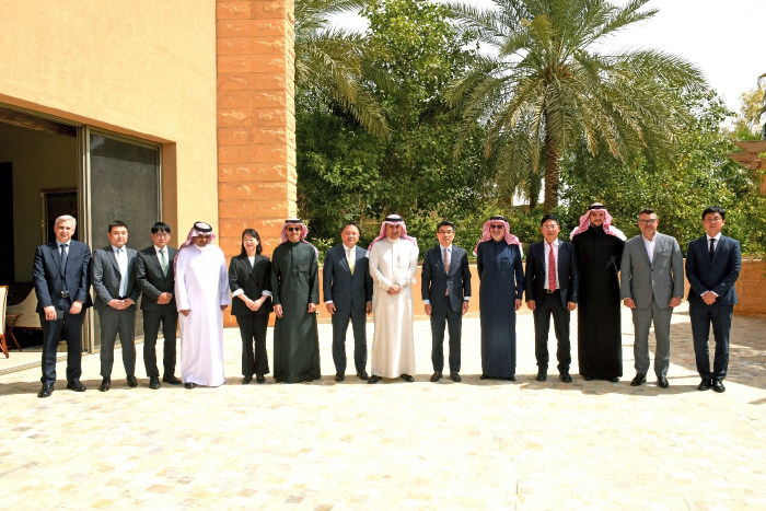 الشركة الأهلية للتسويق كيا تتشرف باستقبال السيد سانغ سونغ «رئيس كيا العالمية» خلال زيارته للمملكة العربية السعودية الأسبوع الماضي في الرياض