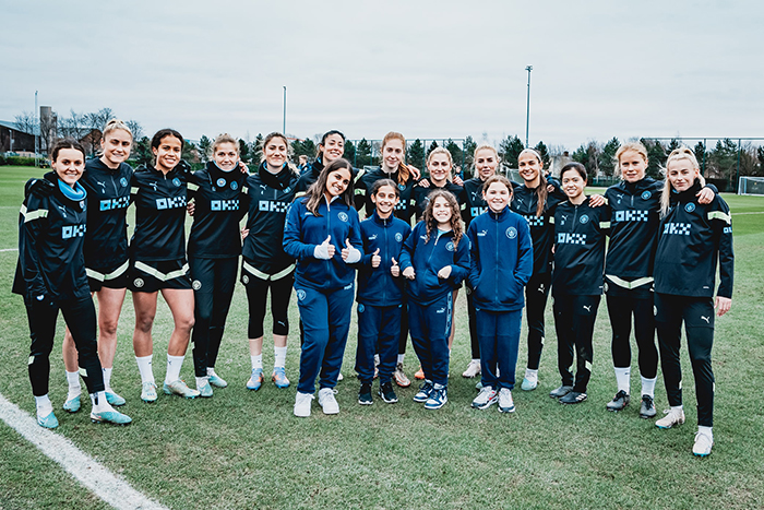 MANCHESTER CITY PLAYERS AND ETIHAD AIRWAYS MAKE DREAMS COME TRUE FOR YOUNG FEMALE PLAYERS