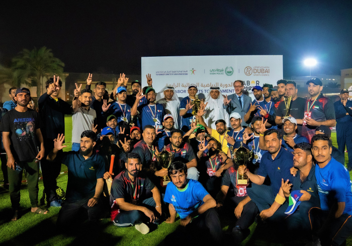 إينوك بطل الكريكت في «الدورة الرياضية العمالية الرابعة» الأكبر من نوعها إينوك بطل الكريكت في «الدورة الرياضية العمالية الرابعة» الأكبر من نوعها