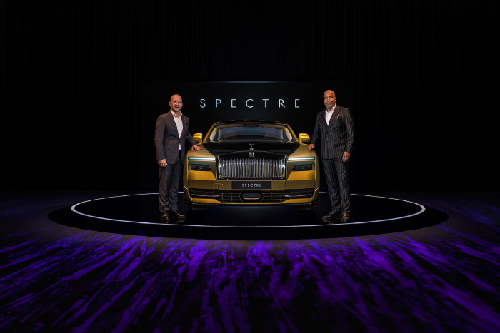 ROLLS-ROYCE SPECTRE UNVEILED IN DUBAI: A ROLLS-ROYCE FIRST AND AN ELECTRIC CAR SECOND