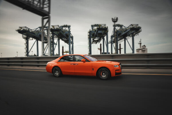 ST. TROPEZ BLACK BADGE GHOST AUDACIOUS COLOUR, FOR THOSE WHO DARE