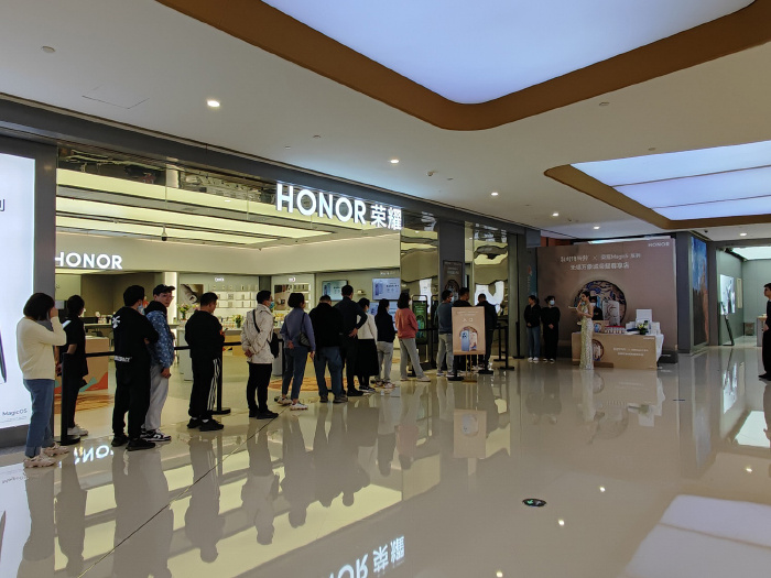HONOR is Surpassing Huawei and Samsung and Here Is Why