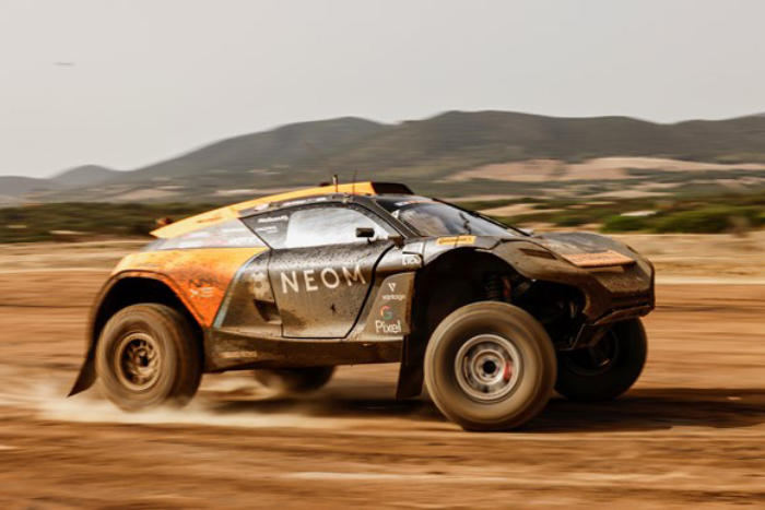 NEOM McLaren Extreme E Team look to move on from challenging weekend in Sardinia