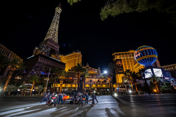 Pérez and Horner get into Las Vegas state of mind ahead of F1 Grand Prix Pérez and Horner get into Las Vegas state of mind ahead of F1 Grand Prix