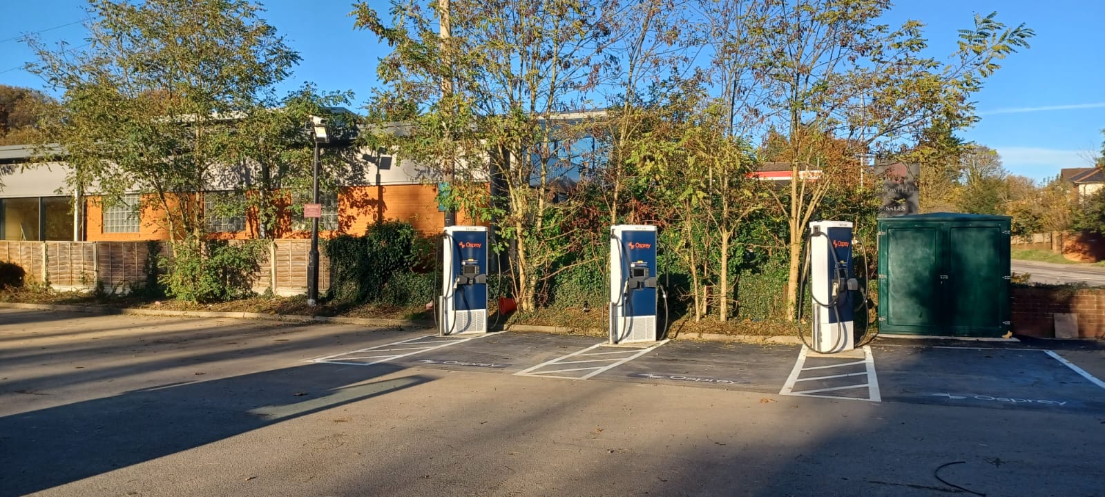 Osprey Charging opens new rapid EV charging site at the Bird in Hand in Knowl Hill, supporting critical public charging infrastructure