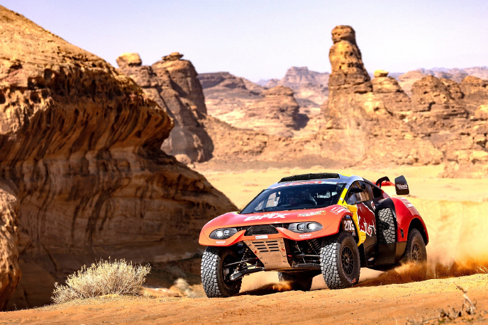 LOEB READY FOR BIG FIGHTBACK AFTER TOUGH DAKAR DAY FOR BRX