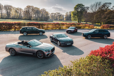 عملاء Bentley يخصّصون سياراتهم أكثر من أي وقت مضى في 2023 عملاء Bentley يخصّصون سياراتهم أكثر من أي وقت مضى في 2023
