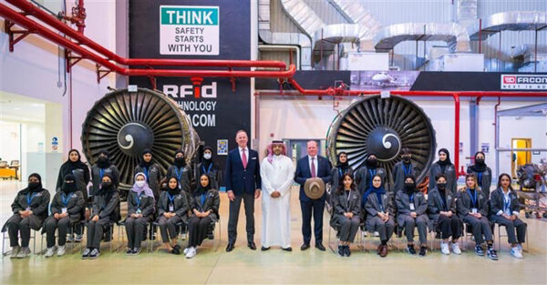 طيران الرياض يستقبل أول دفعة من المهندسات السعوديات المؤهَلات لدورة صيانة الطائرات