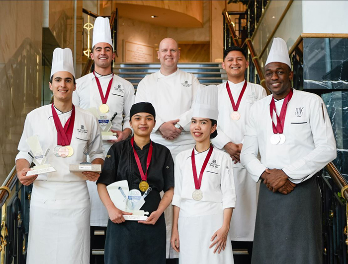 فريق الطهاة الموهوبين في ريتز كارلتون الدوحة يتألق في تحدي الطهاة في قطر لعام 2024